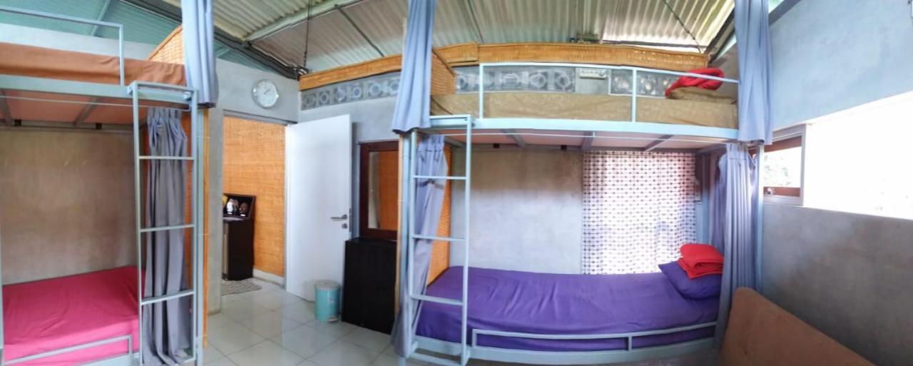 Condro Wulan Hostel Malang Exterior photo